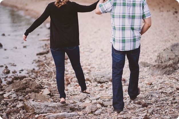 Kelowna-engagement-session_fondue-picnic_Bertram-Beach-Park_sunset_33_by-Kevin-Trowbridge