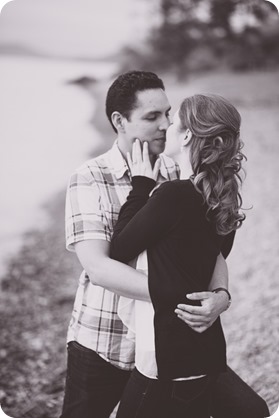 Kelowna-engagement-session_fondue-picnic_Bertram-Beach-Park_sunset_37_by-Kevin-Trowbridge