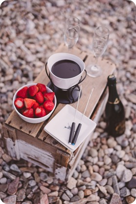 Kelowna-engagement-session_fondue-picnic_Bertram-Beach-Park_sunset_46_by-Kevin-Trowbridge