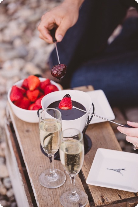 Kelowna-engagement-session_fondue-picnic_Bertram-Beach-Park_sunset_55_by-Kevin-Trowbridge