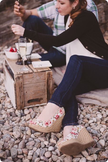 Kelowna-engagement-session_fondue-picnic_Bertram-Beach-Park_sunset_59_by-Kevin-Trowbridge