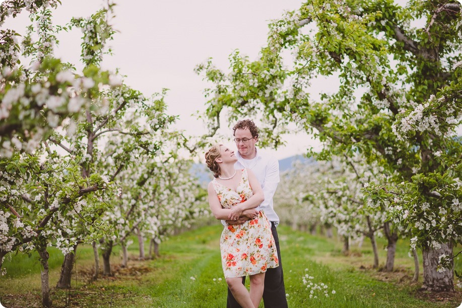 Kelowna-engagement-session_orchard-blossom_croquet-portraits_vintage-floral-dress_39_by-Kevin-Trowbridge