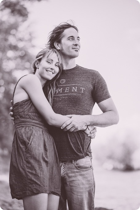 kelowna-engagement-session_lake-portraits_guitars08_by-Kevin-Trowbridge