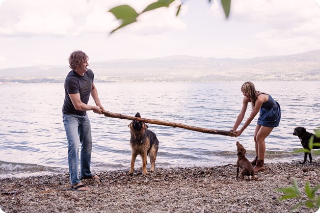 kelowna-engagement-session_lake-portraits_guitars26_by-Kevin-Trowbridge