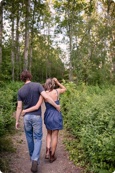 kelowna-engagement-session_lake-portraits_guitars35_by-Kevin-Trowbridge
