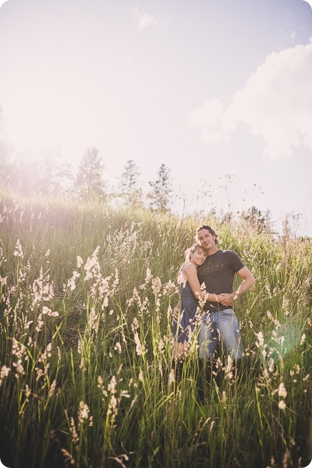 kelowna-engagement-session_lake-portraits_guitars37_by-Kevin-Trowbridge