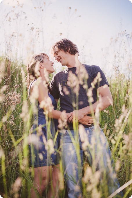 kelowna-engagement-session_lake-portraits_guitars40_by-Kevin-Trowbridge