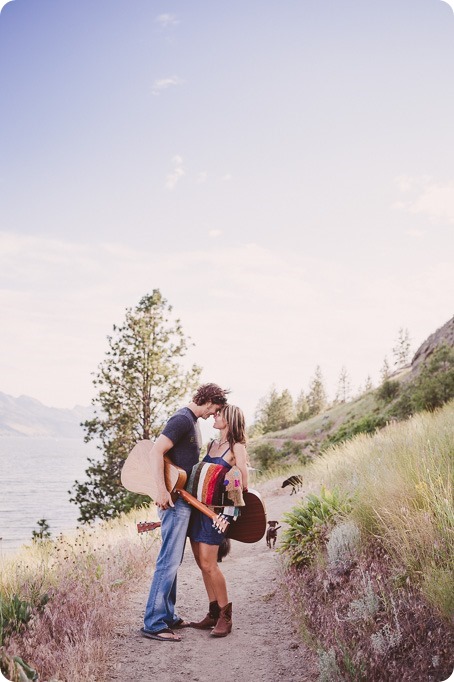 kelowna-engagement-session_lake-portraits_guitars57_by-Kevin-Trowbridge