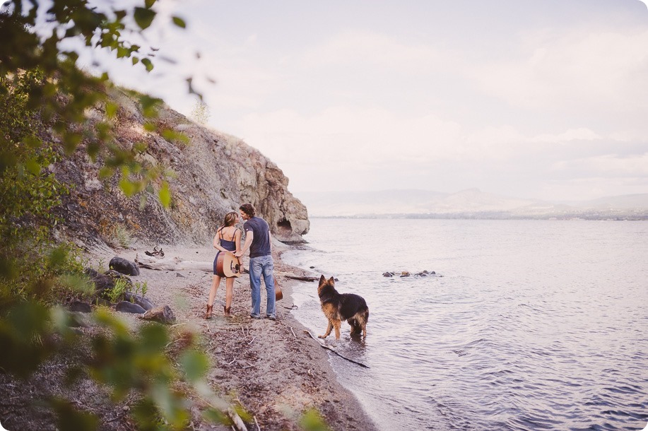 kelowna-engagement-session_lake-portraits_guitars66_by-Kevin-Trowbridge