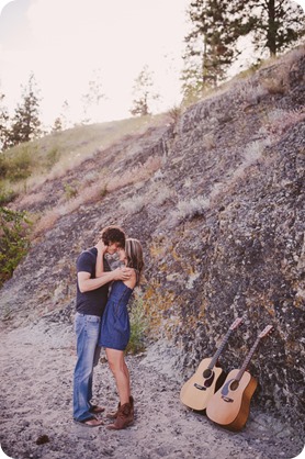 kelowna-engagement-session_lake-portraits_guitars68_by-Kevin-Trowbridge