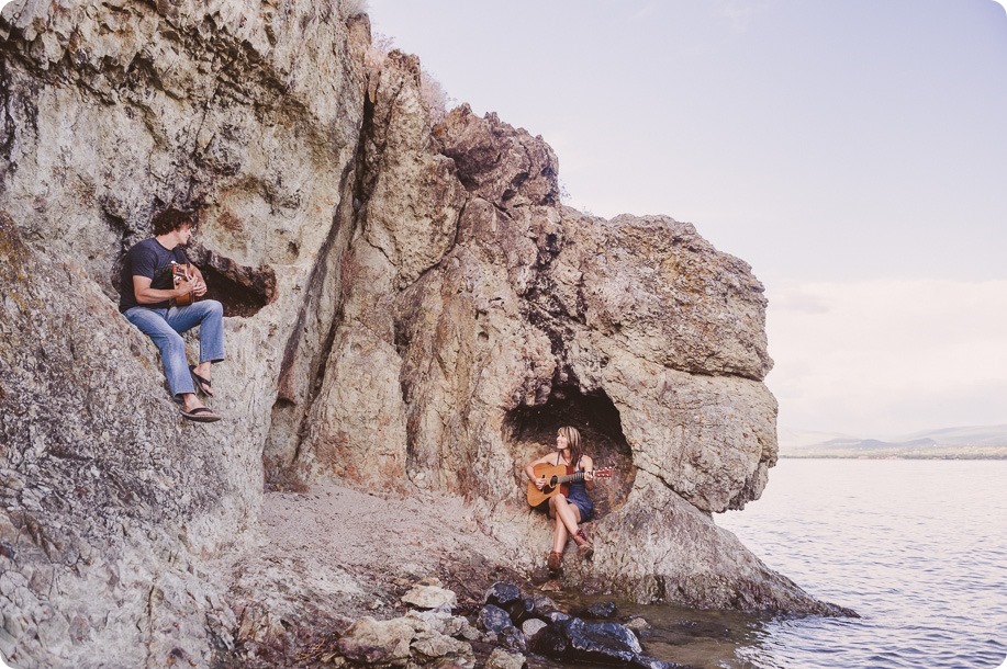 kelowna-engagement-session_lake-portraits_guitars91_by-Kevin-Trowbridge