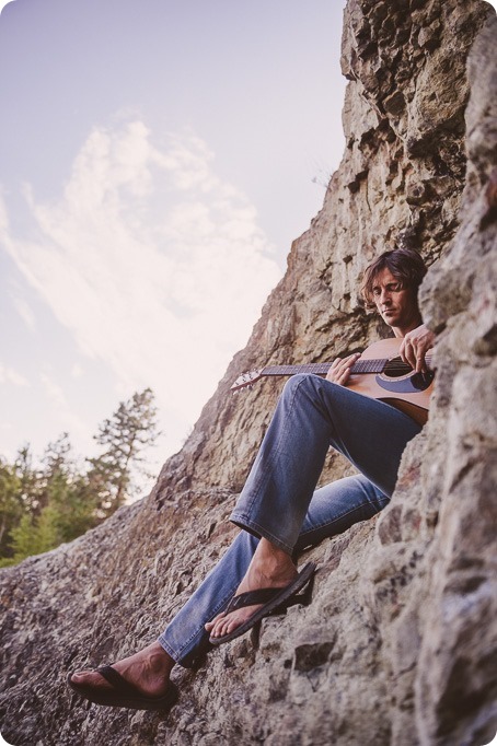 kelowna-engagement-session_lake-portraits_guitars93_by-Kevin-Trowbridge