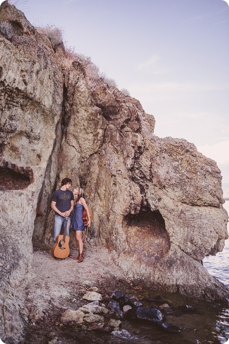 kelowna-engagement-session_lake-portraits_guitars94_by-Kevin-Trowbridge