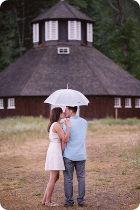 Fintry-engagement-session_Okanagan-beach-portraits_barn-wedding_05_by-Kevin-Trowbridge-photography_Kelowna