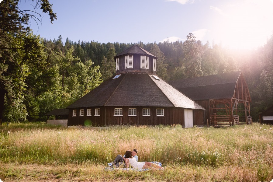 Fintry-engagement-session_Okanagan-beach-portraits_barn-wedding_119_by-Kevin-Trowbridge-photography_Kelowna