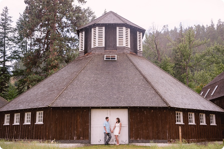 Fintry-engagement-session_Okanagan-beach-portraits_barn-wedding_73_by-Kevin-Trowbridge-photography_Kelowna