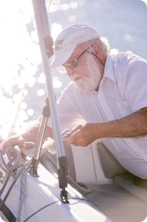 Kelowna-engagement-session_nautical-boat-portraits-Okanagan-Lake-sailing-sunset_43182_by-Kevin-Trowbridge-photography_Kelowna