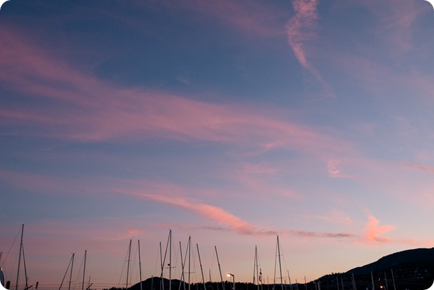 Kelowna-engagement-session_nautical-boat-portraits-Okanagan-Lake-sailing-sunset_83823_by-Kevin-Trowbridge-photography_Kelowna