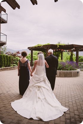 Kelowna-wedding-photographer_The-Cove-Lakeside-Resort_Gellatly-Nut-Farm_sparkler-exit__4541_by-Kevin-Trowbridge