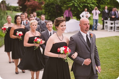 Kelowna-wedding-photographer_The-Cove-Lakeside-Resort_Gellatly-Nut-Farm_sparkler-exit__48718_by-Kevin-Trowbridge