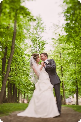 Kelowna-wedding-photographer_The-Cove-Lakeside-Resort_Gellatly-Nut-Farm_sparkler-exit__48854_by-Kevin-Trowbridge