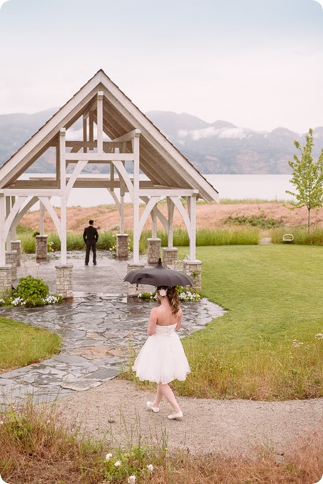 Kelowna-wedding-photographer_The-Cove-Lakeside-Resort_Gellatly-Nut-Farm_sparkler-exit__86616_by-Kevin-Trowbridge