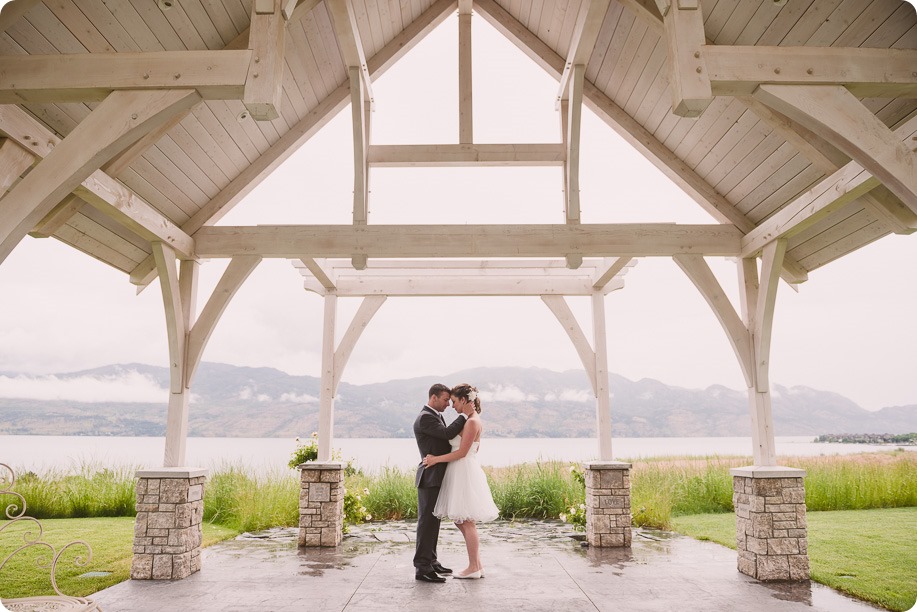 Kelowna-wedding-photographer_The-Cove-Lakeside-Resort_Gellatly-Nut-Farm_sparkler-exit__86659_by-Kevin-Trowbridge