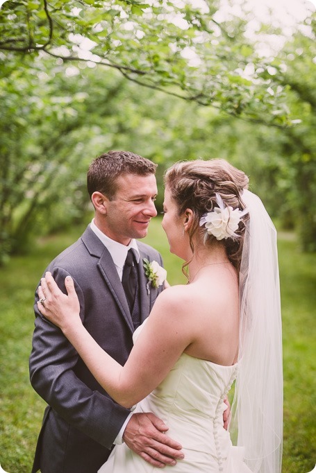 Kelowna-wedding-photographer_The-Cove-Lakeside-Resort_Gellatly-Nut-Farm_sparkler-exit__87439_by-Kevin-Trowbridge