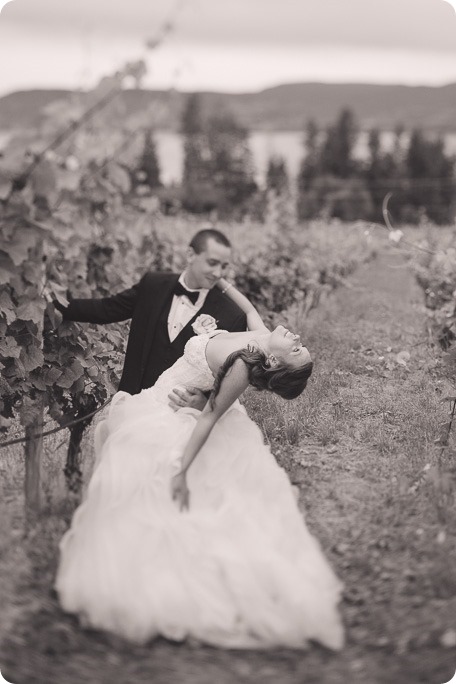 Summerhill-Winery-wedding_helicopter-Knox-Mountain_vintage-decor__204226_by-Kevin-Trowbridge