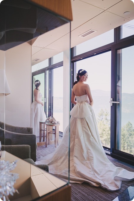 Sparkling-Hill-Resort-wedding_Chinese-Tea-Ceremony_Kalamalka-Lake-portraits_Okanagan-wedding-photographer-Kelowna-Vernon_115903_by-Kevin-Trowbridge