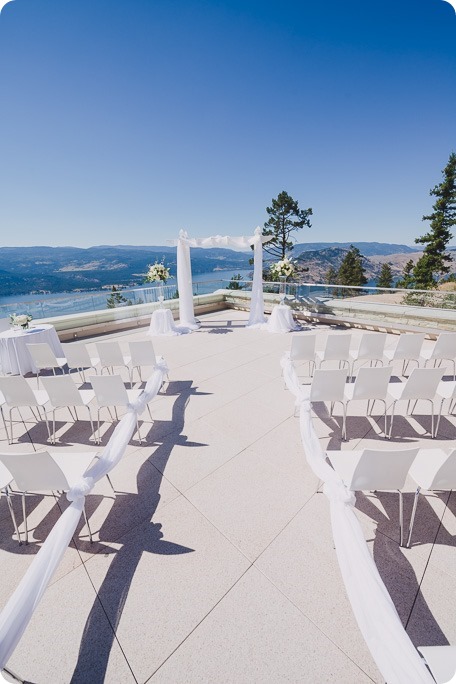 Sparkling-Hill-Resort-wedding_Chinese-Tea-Ceremony_Kalamalka-Lake-portraits_Okanagan-wedding-photographer-Kelowna-Vernon_160146_by-Kevin-Trowbridge