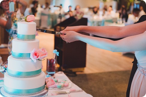 Sparkling-Hill-Resort-wedding_Chinese-Tea-Ceremony_Kalamalka-Lake-portraits_Okanagan-wedding-photographer-Kelowna-Vernon_185850_by-Kevin-Trowbridge