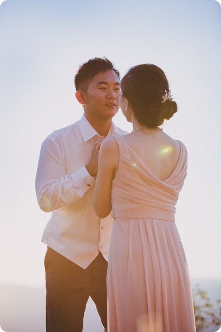 Sparkling-Hill-Resort-wedding_Chinese-Tea-Ceremony_Kalamalka-Lake-portraits_Okanagan-wedding-photographer-Kelowna-Vernon_203023_by-Kevin-Trowbridge