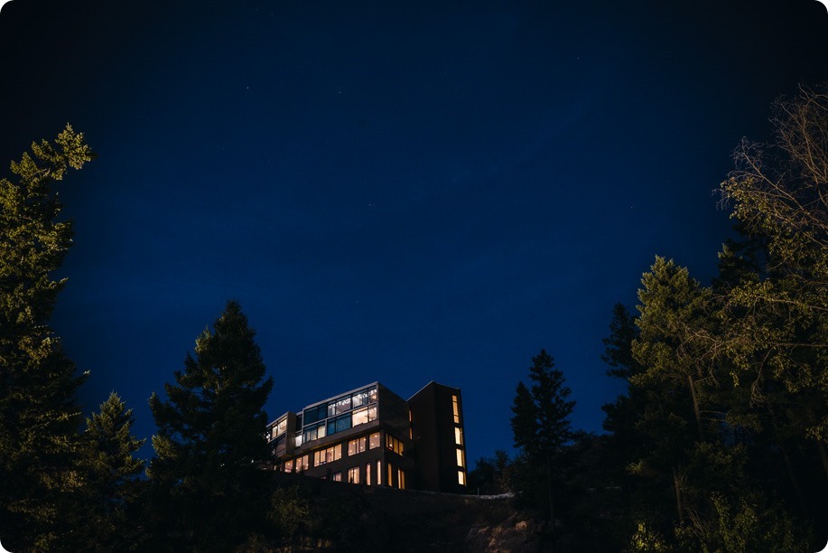 Sparkling-Hill-Resort-wedding_Chinese-Tea-Ceremony_Kalamalka-Lake-portraits_Okanagan-wedding-photographer-Kelowna-Vernon_220305_by-Kevin-Trowbridge