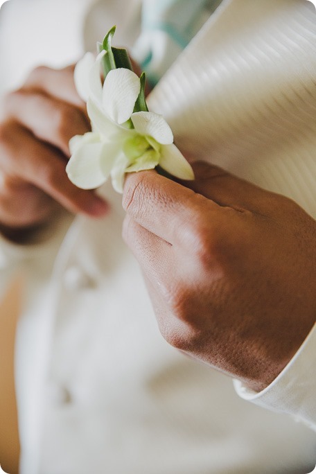 Sparkling-Hill-Resort-wedding_Chinese-Tea-Ceremony_Kalamalka-Lake-portraits_Okanagan-wedding-photographer-Kelowna-Vernon_112104_by-Kevin-Trowbridge