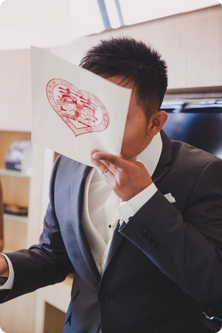 Sparkling-Hill-Resort-wedding_Chinese-Tea-Ceremony_Kalamalka-Lake-portraits_Okanagan-wedding-photographer-Kelowna-Vernon_122559_by-Kevin-Trowbridge