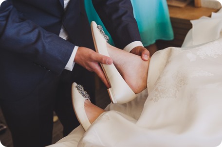 Sparkling-Hill-Resort-wedding_Chinese-Tea-Ceremony_Kalamalka-Lake-portraits_Okanagan-wedding-photographer-Kelowna-Vernon_122854_by-Kevin-Trowbridge