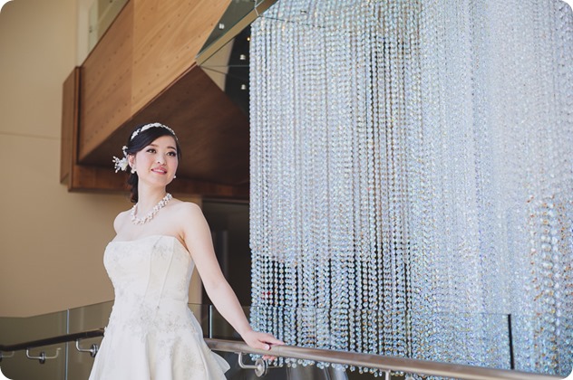 Sparkling-Hill-Resort-wedding_Chinese-Tea-Ceremony_Kalamalka-Lake-portraits_Okanagan-wedding-photographer-Kelowna-Vernon_123448_by-Kevin-Trowbridge