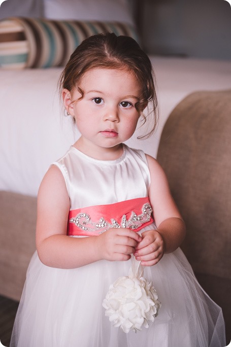 Harvest-Golf-Club-wedding_orchard-classic-car_Kelowna-photographer__135809_by-Kevin-Trowbridge