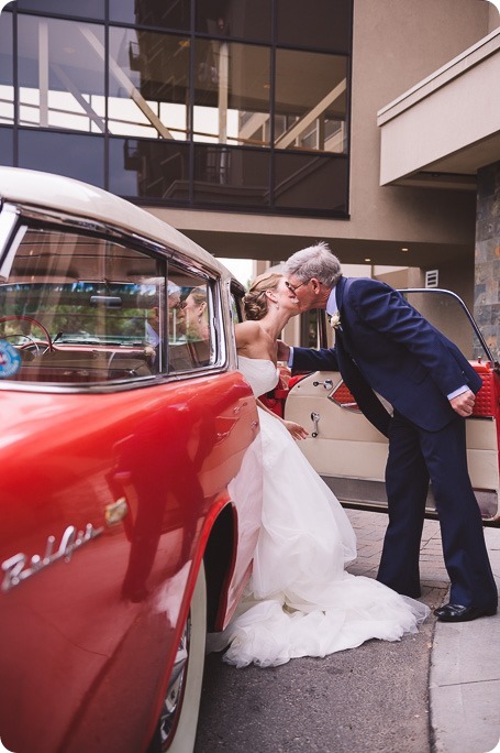 Harvest-Golf-Club-wedding_orchard-classic-car_Kelowna-photographer__144348_by-Kevin-Trowbridge