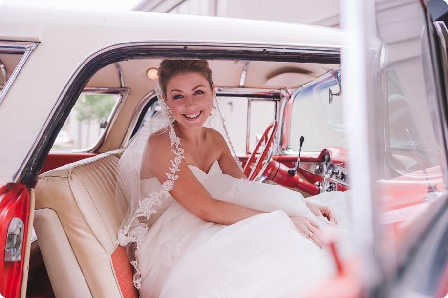 Harvest-Golf-Club-wedding_orchard-classic-car_Kelowna-photographer__144629_by-Kevin-Trowbridge