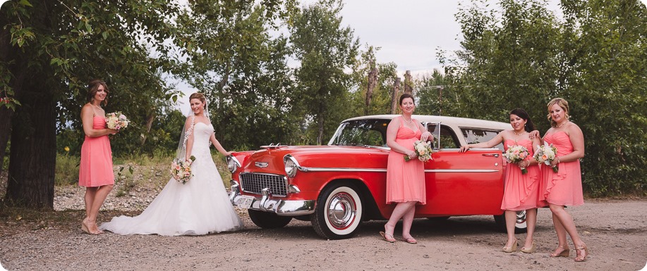 Harvest-Golf-Club-wedding_orchard-classic-car_Kelowna-photographer__150048_by-Kevin-Trowbridge