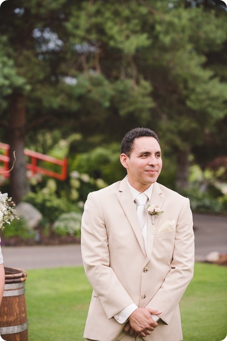 Harvest-Golf-Club-wedding_orchard-classic-car_Kelowna-photographer__152328_by-Kevin-Trowbridge