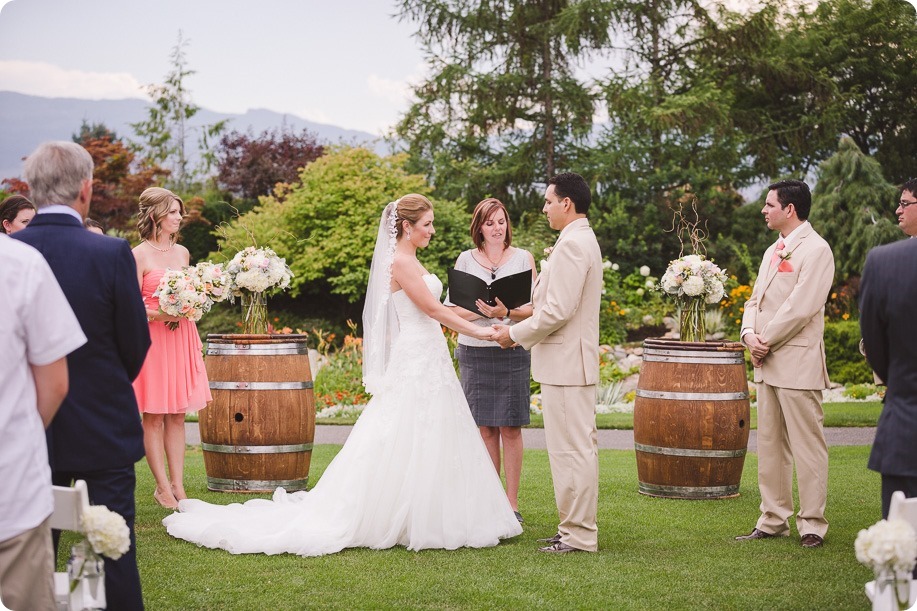 Harvest-Golf-Club-wedding_orchard-classic-car_Kelowna-photographer__152624_by-Kevin-Trowbridge