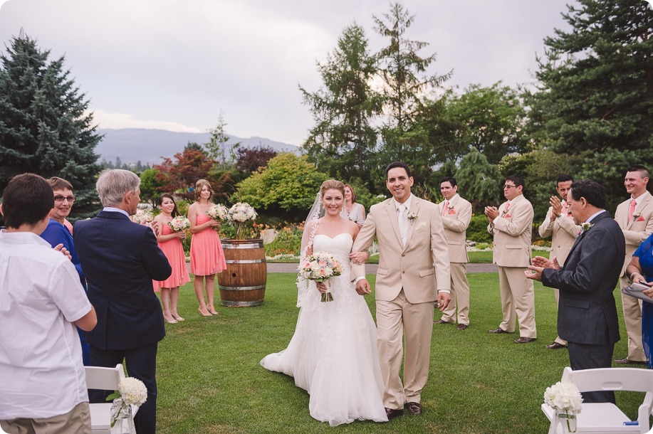 Harvest-Golf-Club-wedding_orchard-classic-car_Kelowna-photographer__153716_by-Kevin-Trowbridge