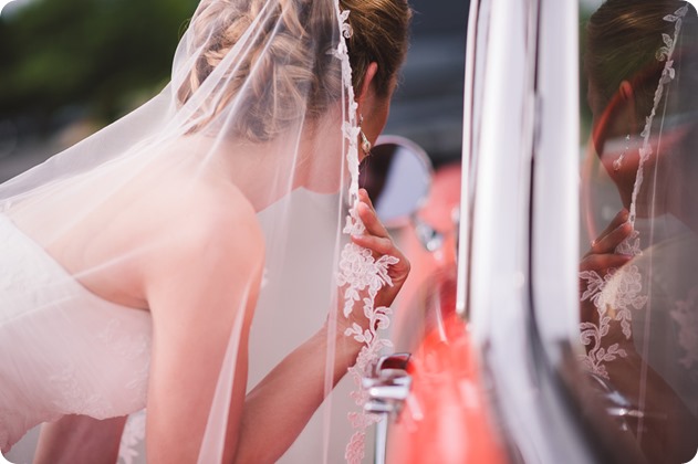 Harvest-Golf-Club-wedding_orchard-classic-car_Kelowna-photographer__172917_by-Kevin-Trowbridge