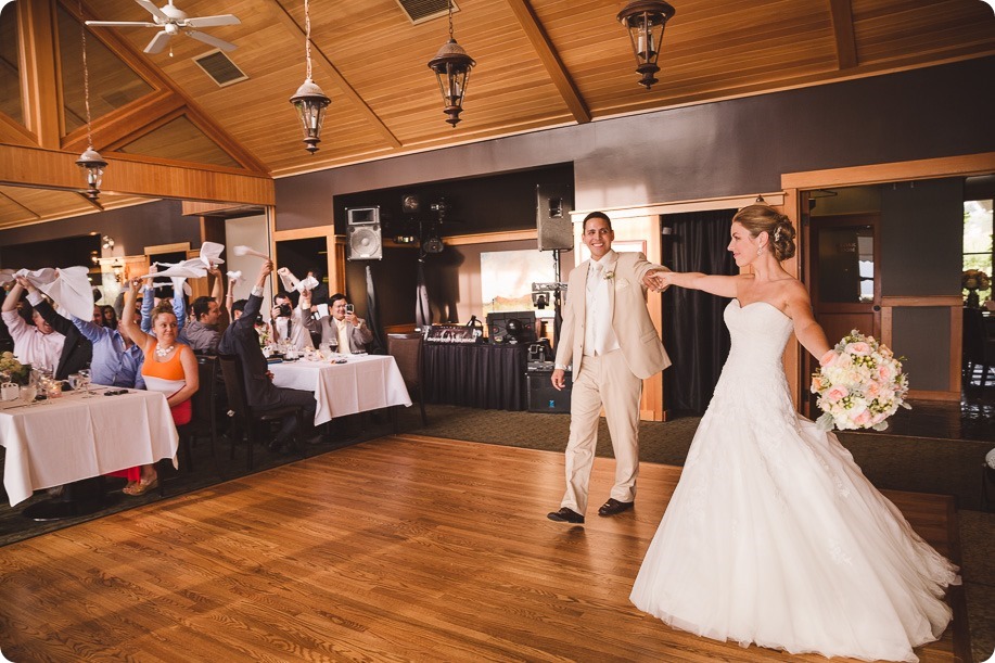 Harvest-Golf-Club-wedding_orchard-classic-car_Kelowna-photographer__175302_by-Kevin-Trowbridge