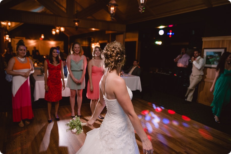 Harvest-Golf-Club-wedding_orchard-classic-car_Kelowna-photographer__210147_by-Kevin-Trowbridge