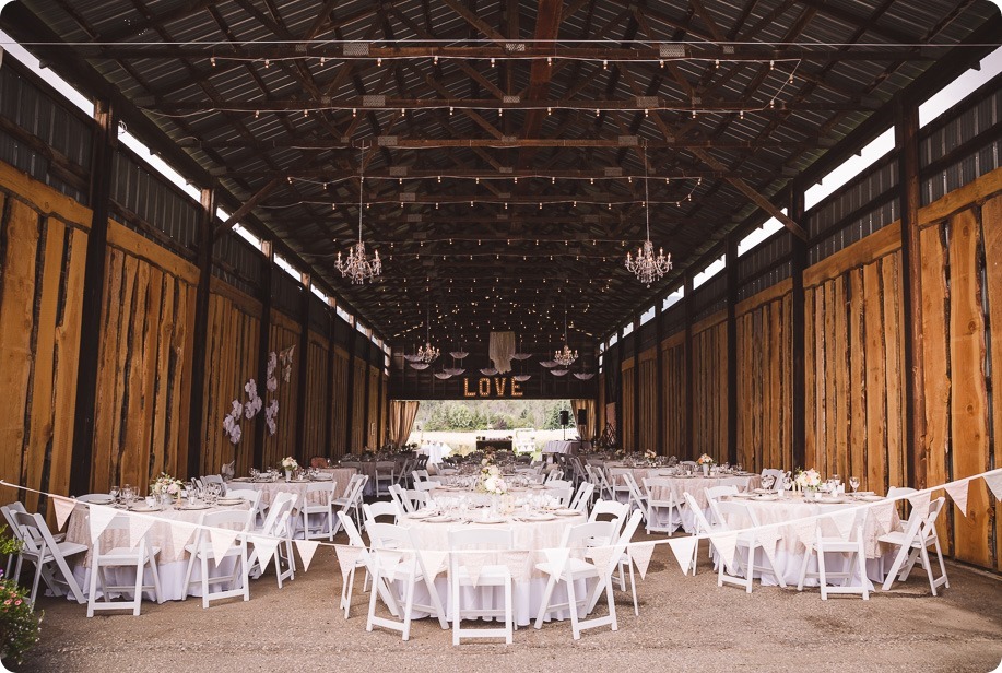 Vernon-Barn-wedding_Silver-Sage-Stables_vintage-decor_Kalamalka-lake-farm_Okanagan-photographer__by-Kevin-Trowbridge-photography_Kelowna_7810