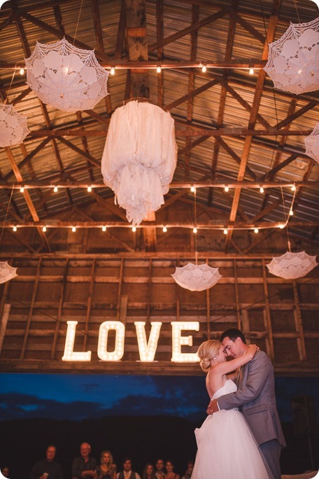 Vernon-Barn-wedding_Silver-Sage-Stables_vintage-decor_Kalamalka-lake-farm_Okanagan-photographer__by-Kevin-Trowbridge-photography_Kelowna_213220